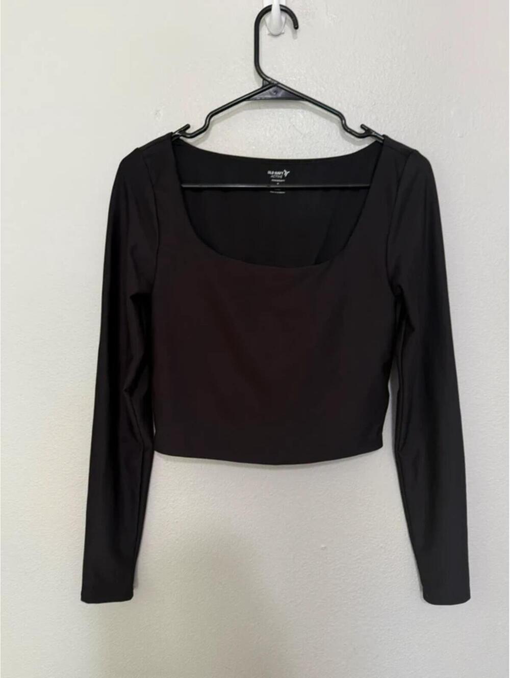 Old navy active long sleeve size medium powersoft